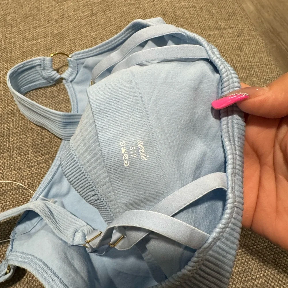 BUNDLE 2 ITEMS FOR $8✨

LAST PRICE🍒🤍 AERIE seamless ring longline bralette ✨ - Picture 3 of 10